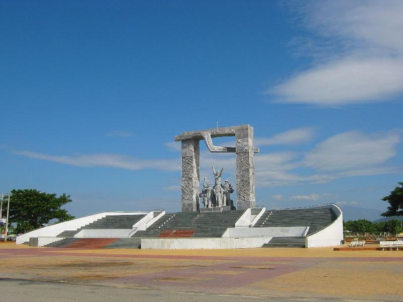 Готель Khach San Anh Dong Фанранґ Екстер'єр фото